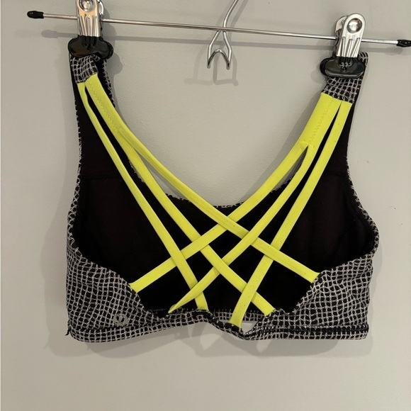 Lululemon Sports bra with neon details - Picture 2 of 5